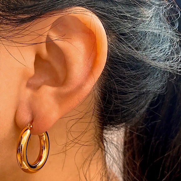 🔵𝟲𝟱%𝗢𝗙𝗙 𝗯𝘂𝗻𝗱𝗹𝗲𝘀 𝟯+🔵 NEW Classic Chunky Hoop Earrings - Picture 6 of 15